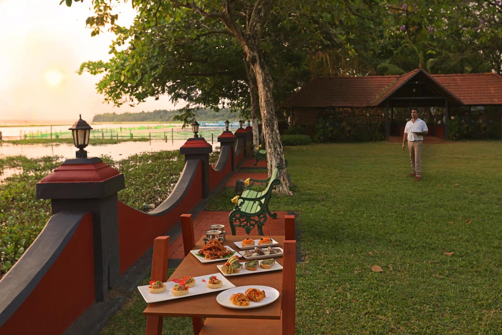 Taj Kumarakom Resort And Spa Kerala Esterno foto